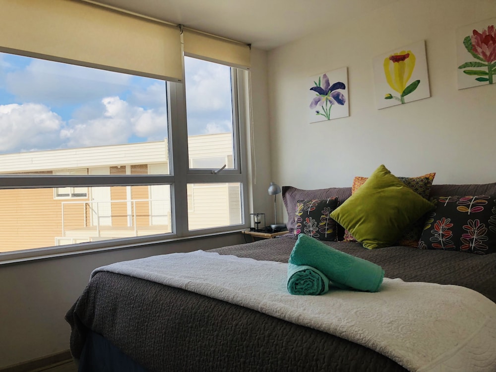 Standard Studio, 1 King Bed, Non Smoking photo 3