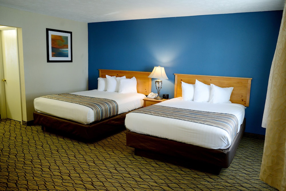 Standard Room, 2 Queen Beds, Lake View photo 3