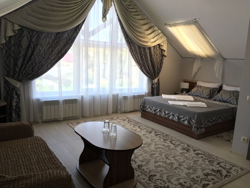 Luxury Suite, 1 Queen Bed with Sofa bed, Non Smoking photo 1