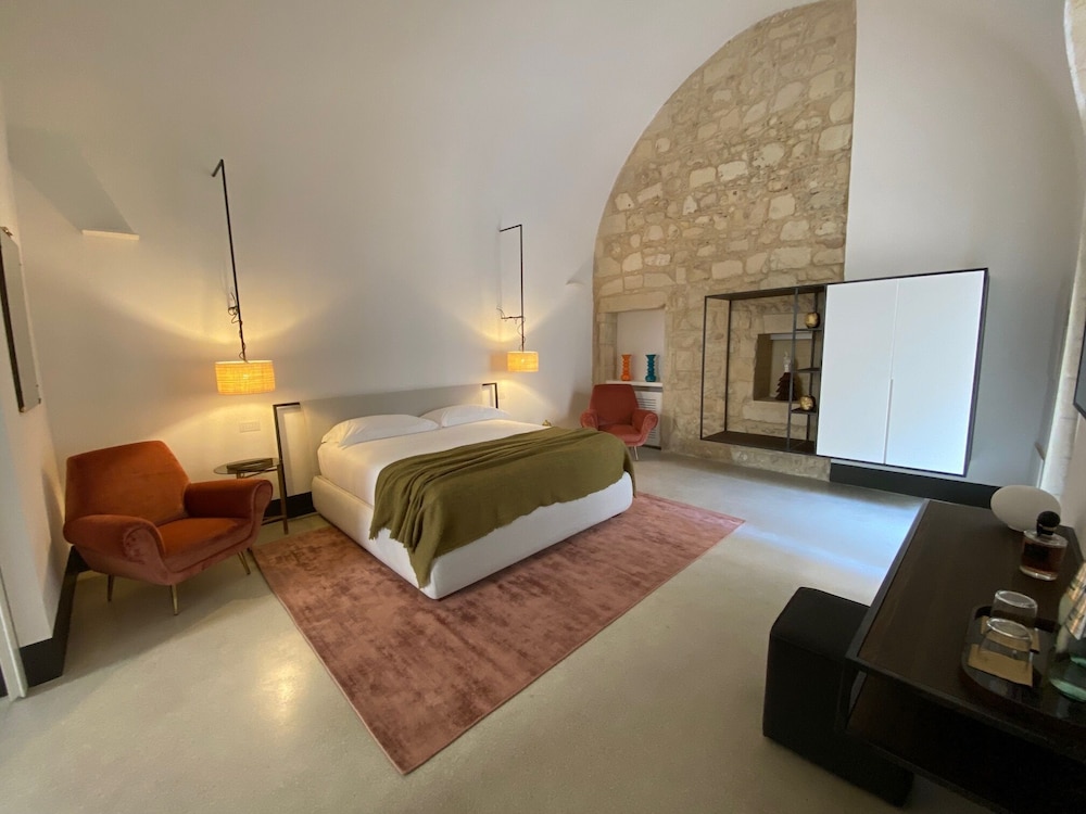 Grand Suite, Annex Building