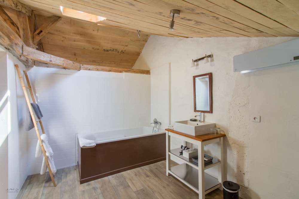 Family Suite (Hergé) photo 2