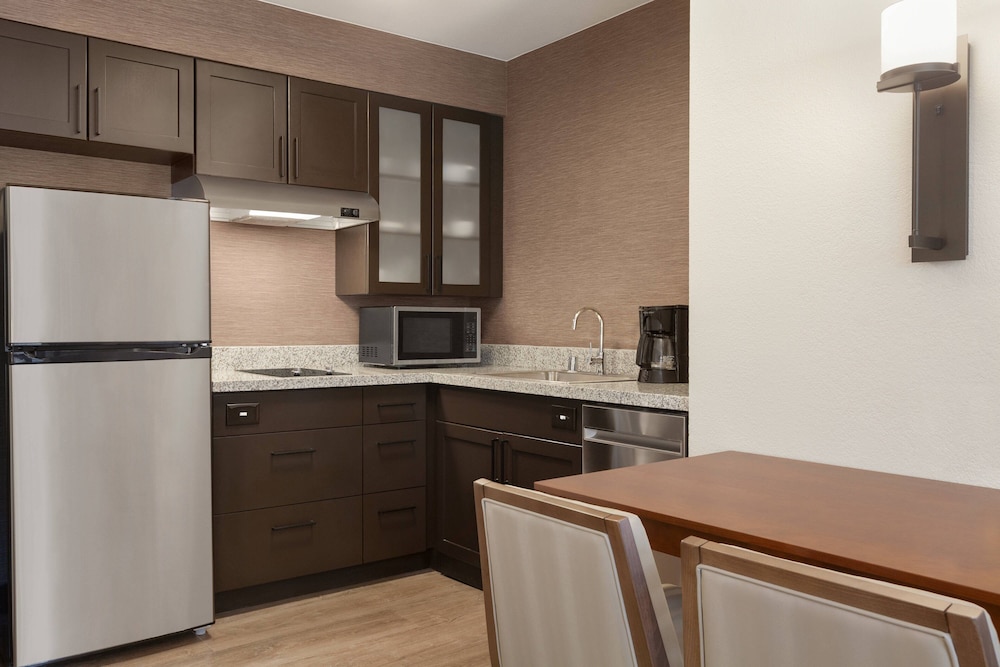 Suite, 1 Bedroom - Photo 5