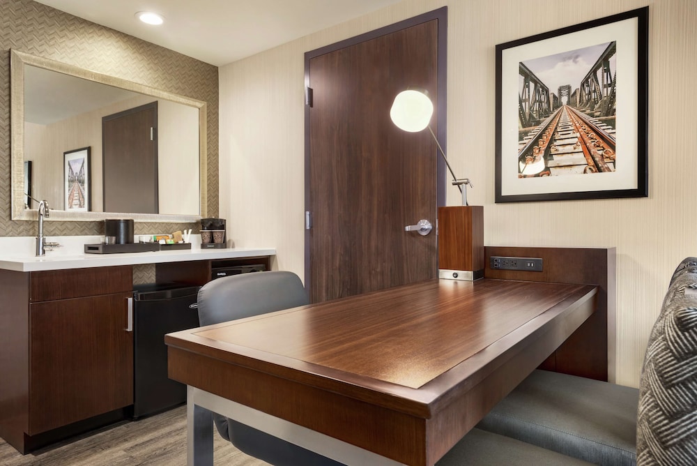 Suite, 2 Queen Beds, Non Smoking (1 Bedroom) photo 2