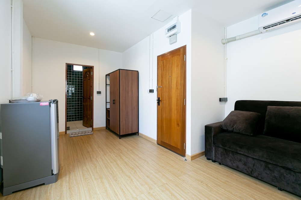 Family Room, Private Bathroom photo 3