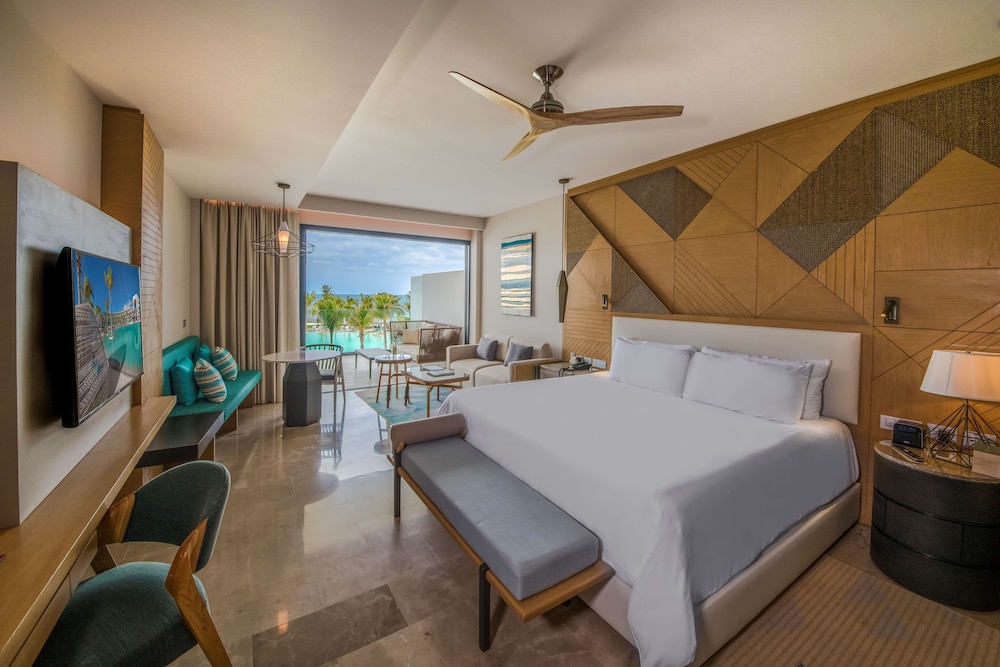 Suite Junior Romance con vista parcial al océano