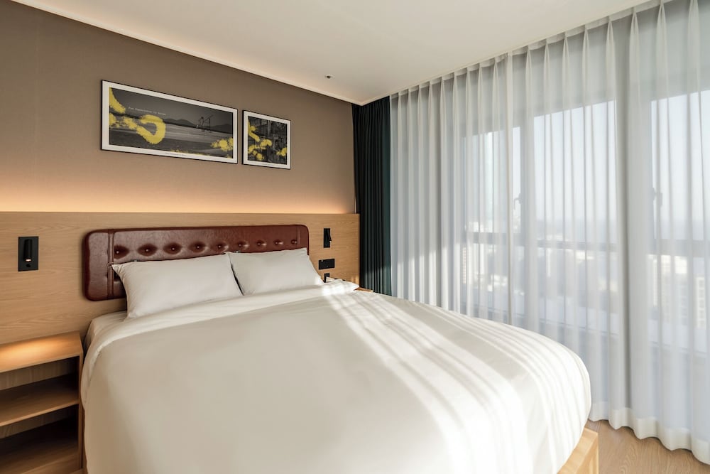 Suite - Photo 6