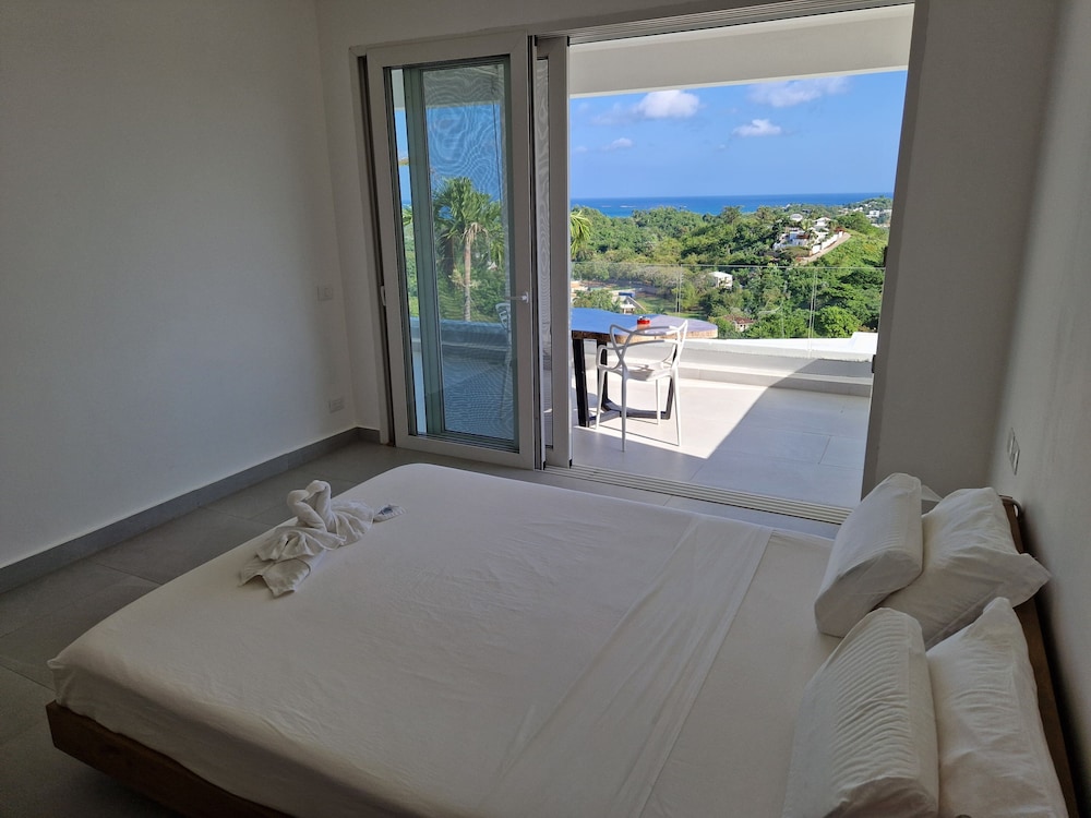 Panoramic Room, 2 Bedrooms, Pool Access, Ocean View photo 2