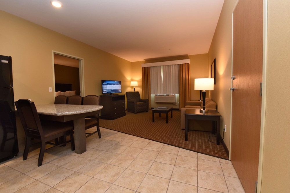 Suite, 2 Queen Beds, Non Smoking, Kitchen - Photo 1