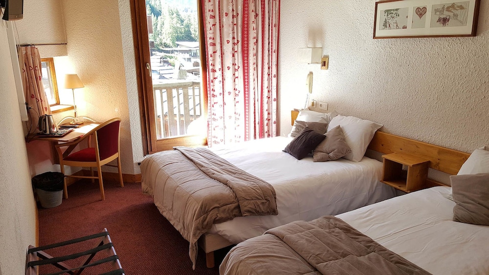 Standard Twin Room photo 2
