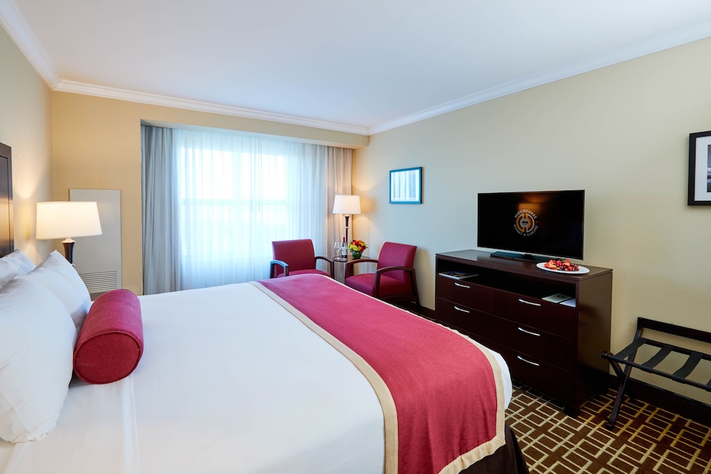 Deluxe Room, 1 King Bed photo 1