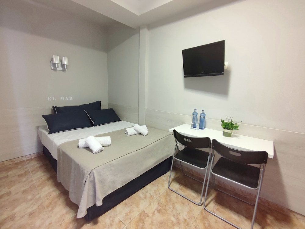 Double room sea view with living room and terrace (2 adults + 1 child) - Photo 5