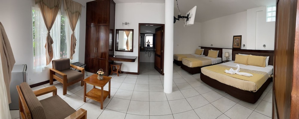 Economy Quadruple Room, Private Bathroom photo 1