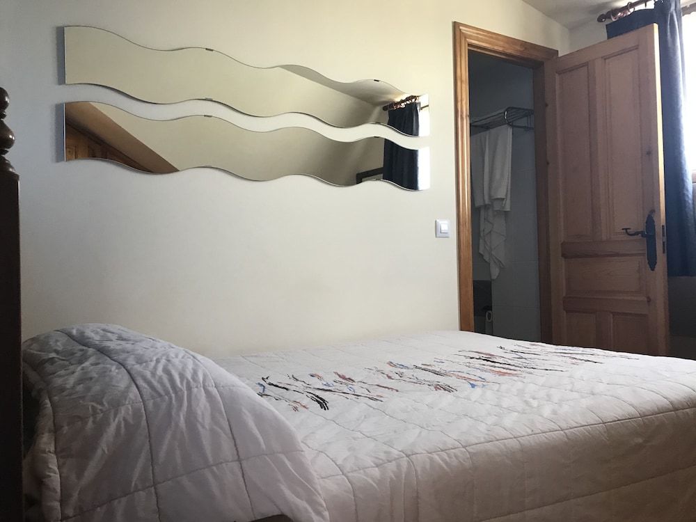 Habitación Doble Básica, Baño Privado, Vista al Jardín