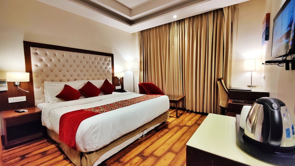 Deluxe Room - Photo 6