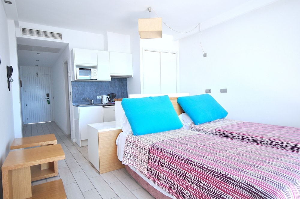 Standard Studio, Balcony - Photo 2