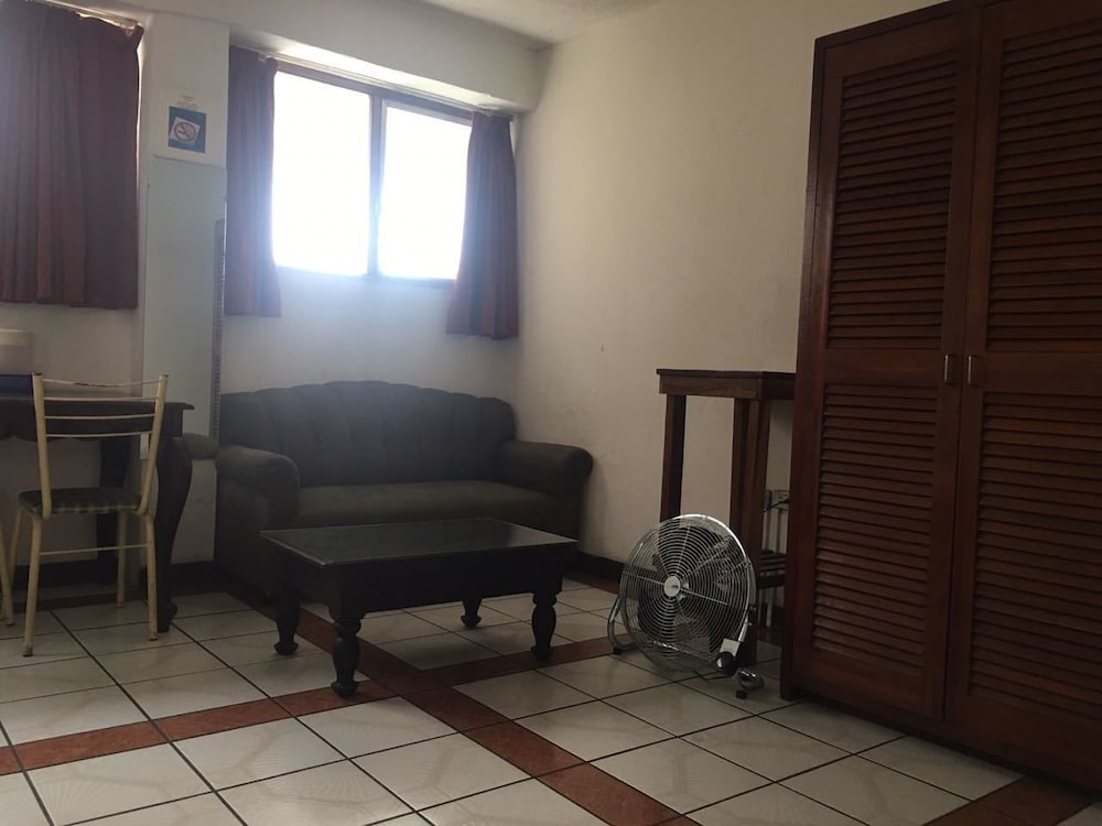 Classic Triple Room, Multiple Beds, Non Smoking photo 2