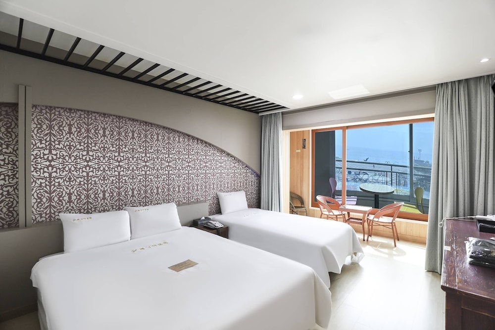 Ocean-view twin - Photo 6