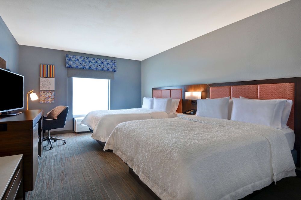 2 Queen Beds W/Microwave-Fridge NonSmoking - Photo 2