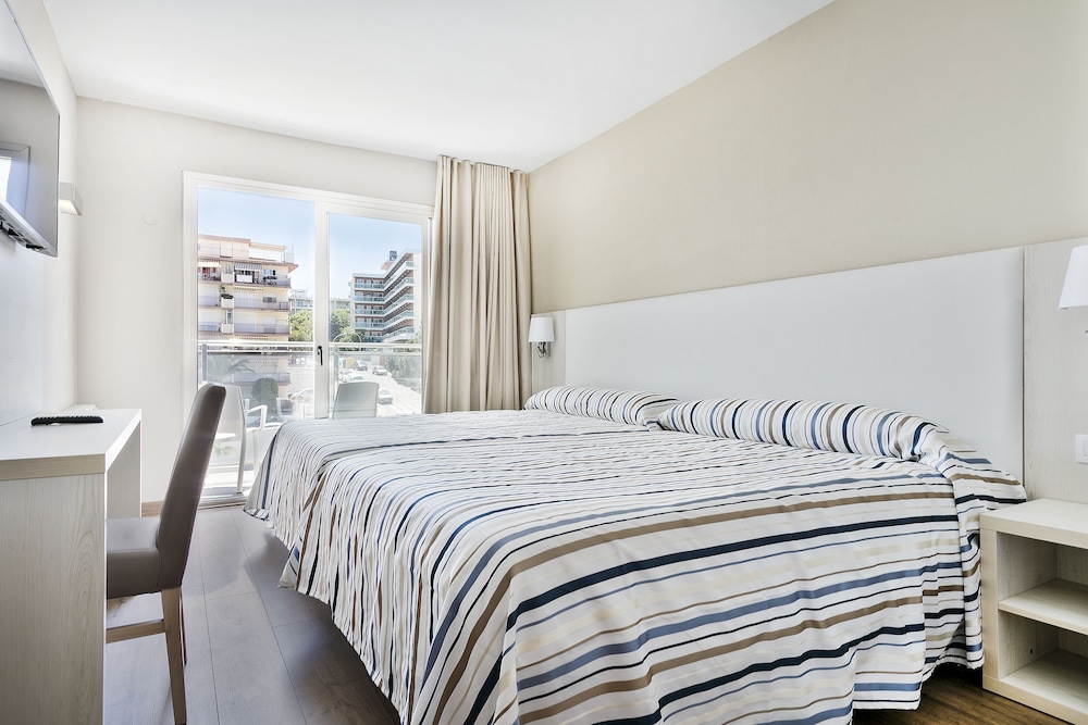 Standard Room (3 adults) - Photo 5