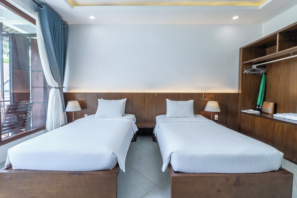 Deluxe Double or Twin Room, 1 Bedroom, Pool View - Photo 3