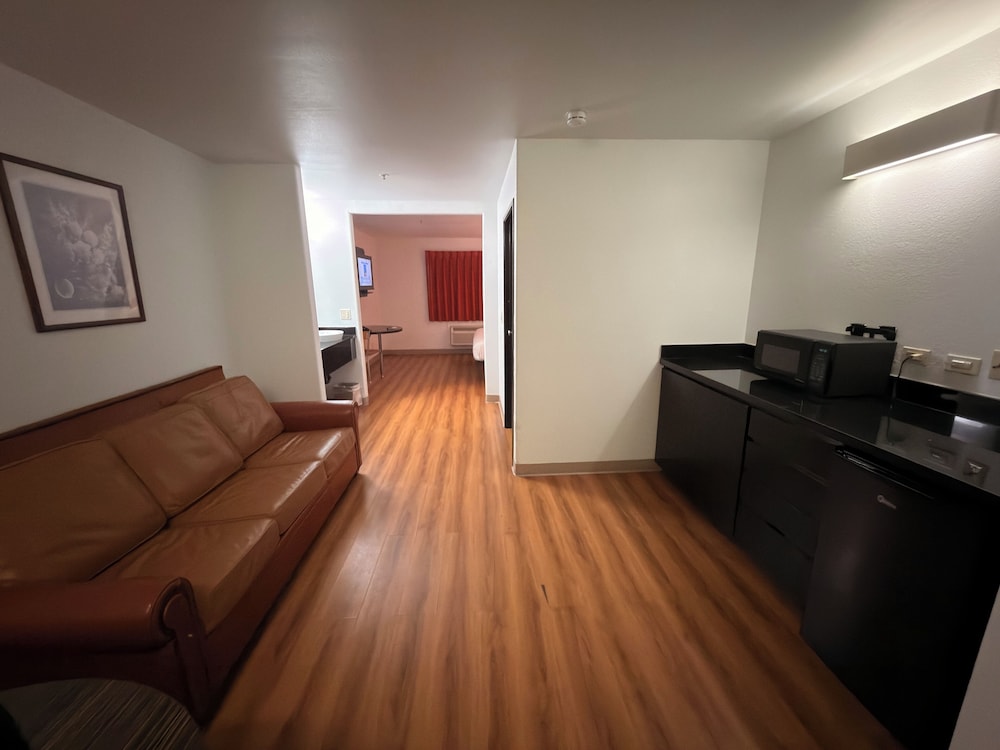 Deluxe Suite (King) photo 2