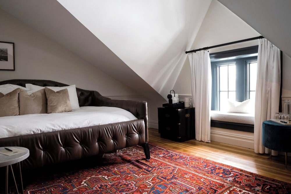 Single Room, 1 Double Bed (Heritage Single)