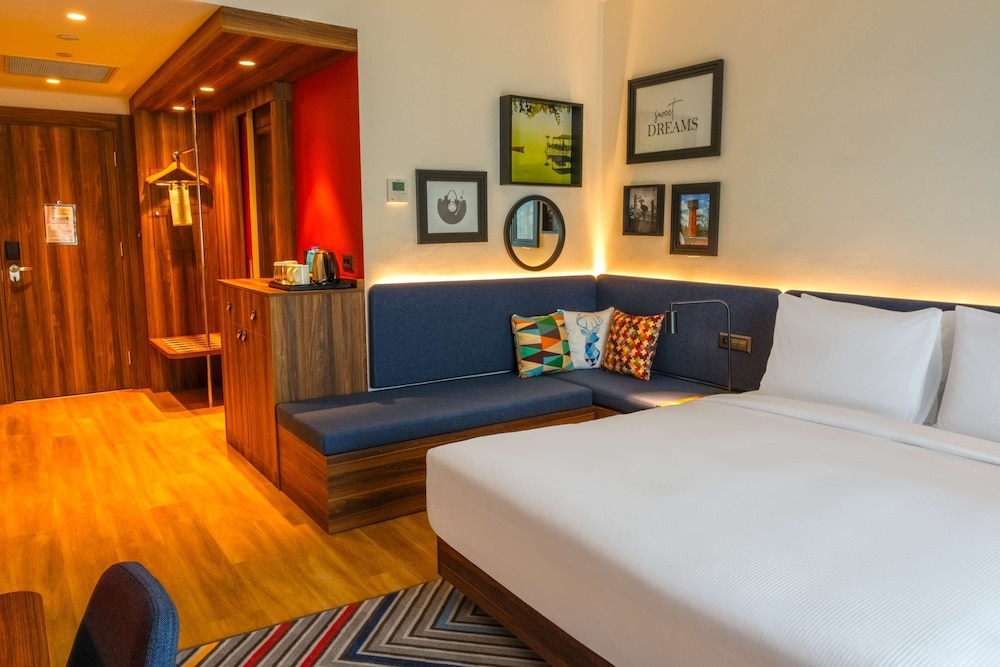 Room, 1 Queen Bed with Sofa bed, Smoking