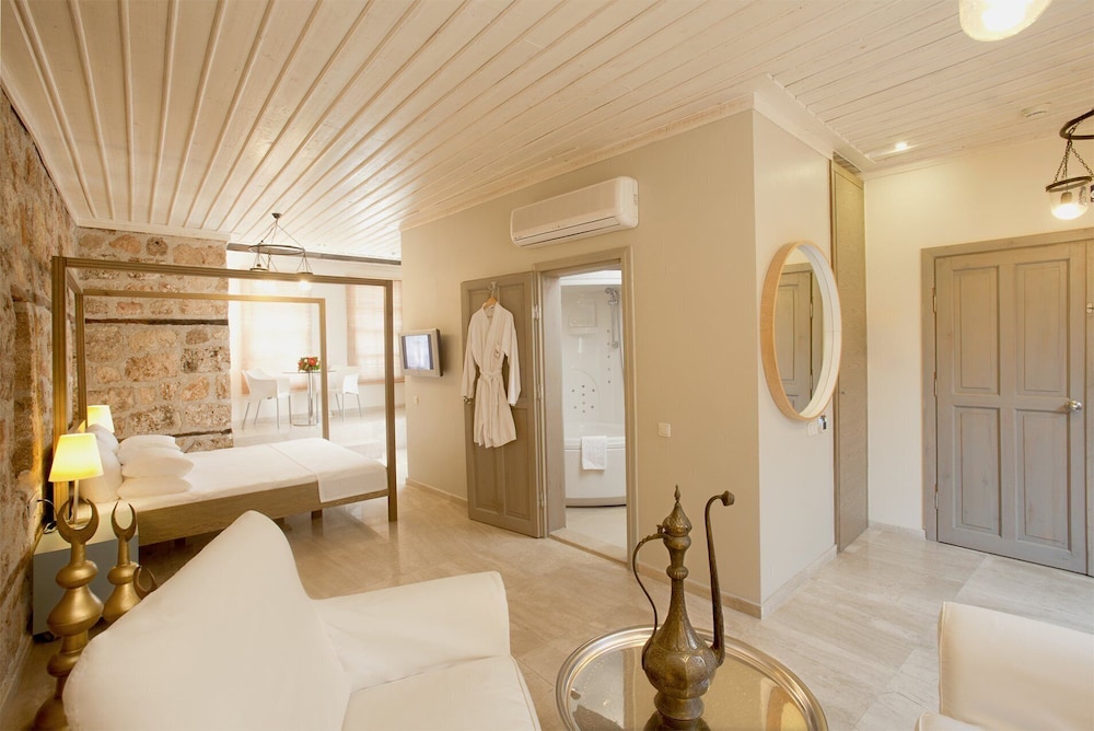 Deluxe Room - Photo 2