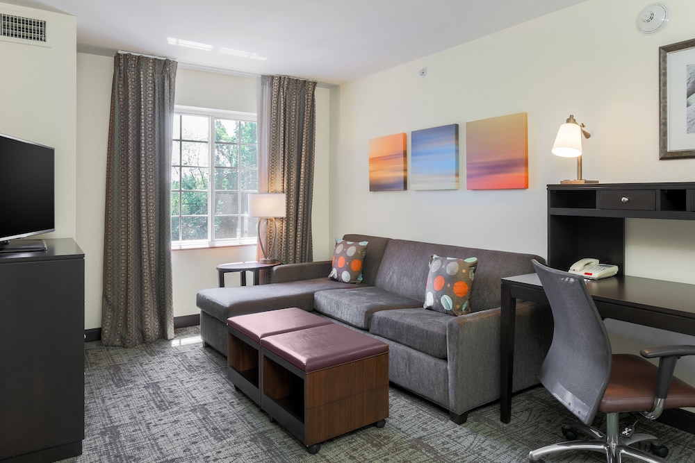 Suite, 2 Bedrooms, Kitchen - Photo 1
