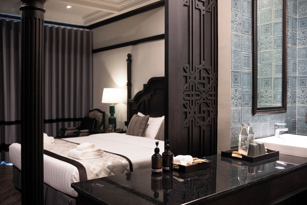 Signature Suite