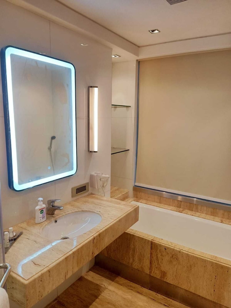 Executive Twin Room - Photo 2