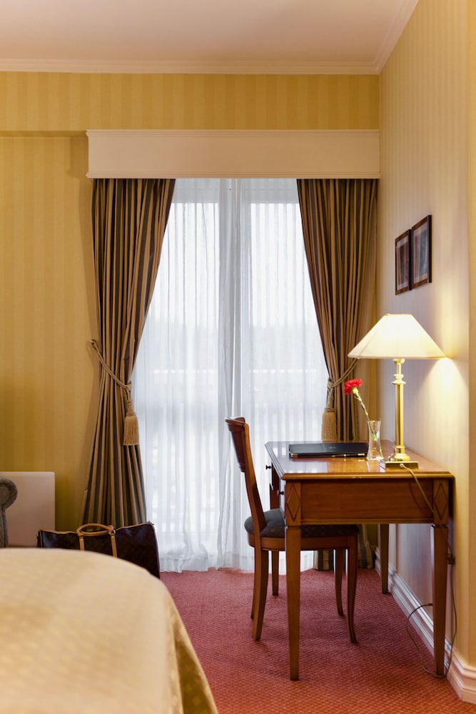 Deluxe Room - Photo 3