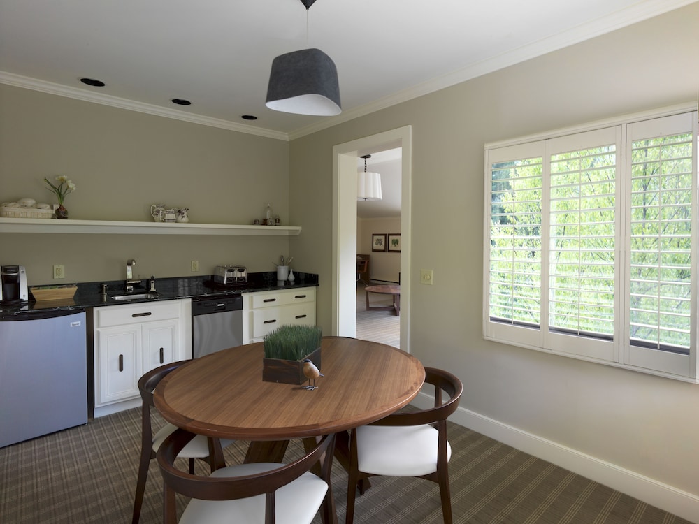 Moss Glen Suite photo 2