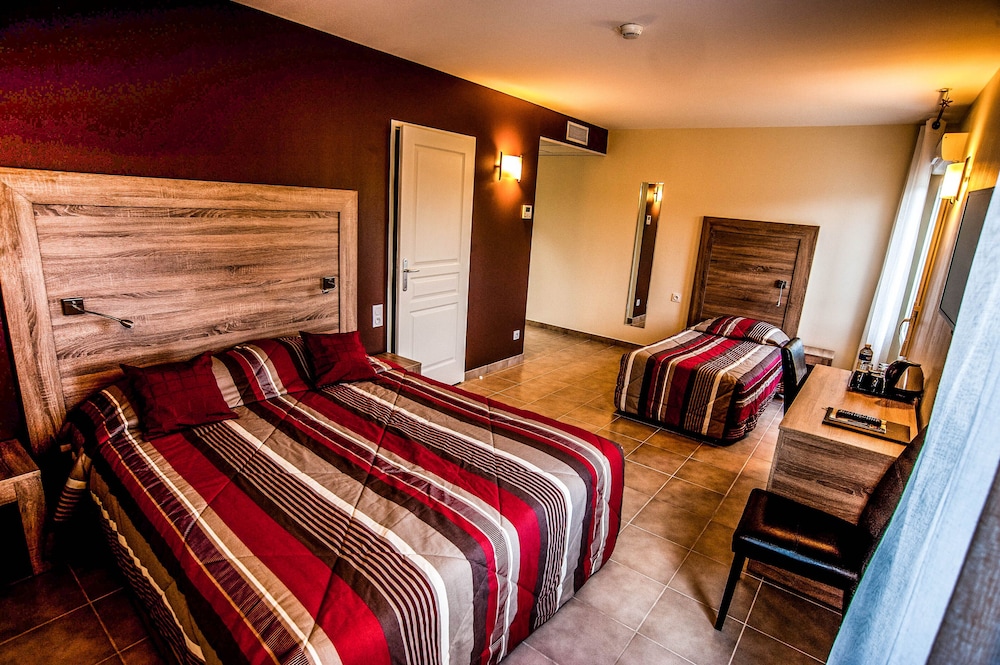 Family Room, Multiple Beds, Valley View photo 1