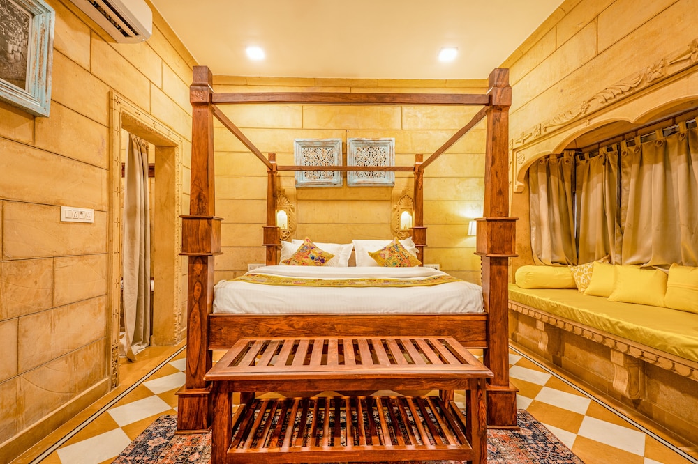 Panoramic Room, Balcony, Hill View