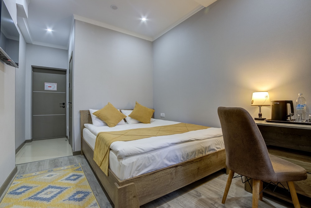 Basic Double Room photo 3