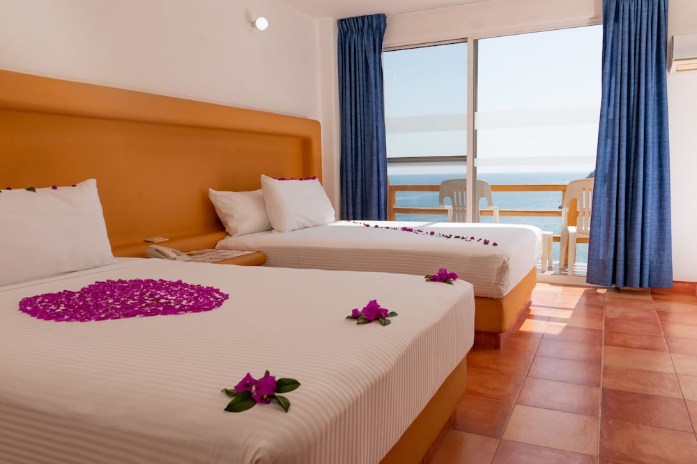 Standard Room, 2 Double Beds, Ocean View - Photo 2