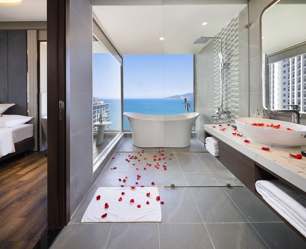 Executive Club Suite Sea View - Photo 6