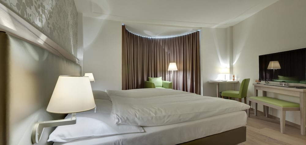Superior Double Room, Non Smoking, Private Bathroom (1 King bed) photo 2