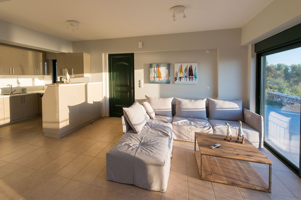 Deluxe Villa photo 2