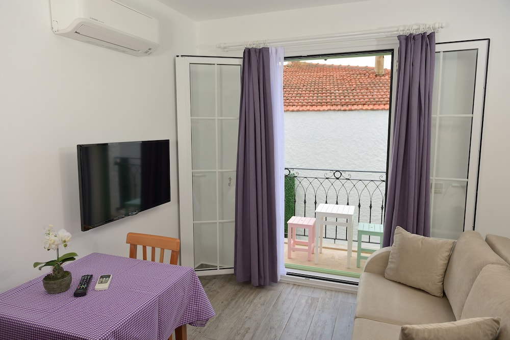 Deluxe Balcony Room