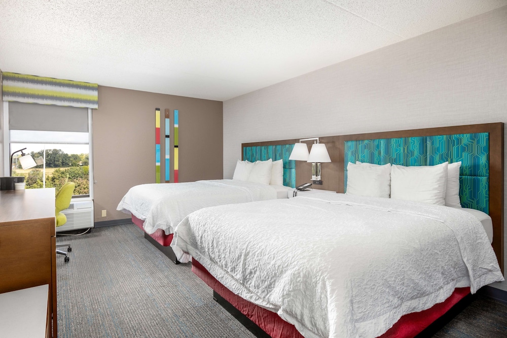Room, 2 Double Beds, Accessible, Non Smoking (Roll In Shower) - Photo 2