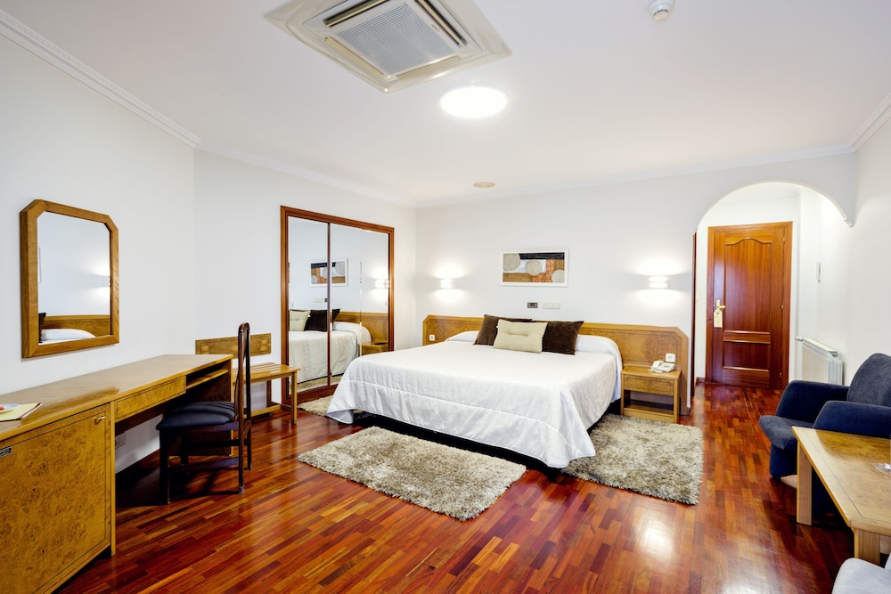 Superior Suite, Balcony (Hidromasaje) photo 2