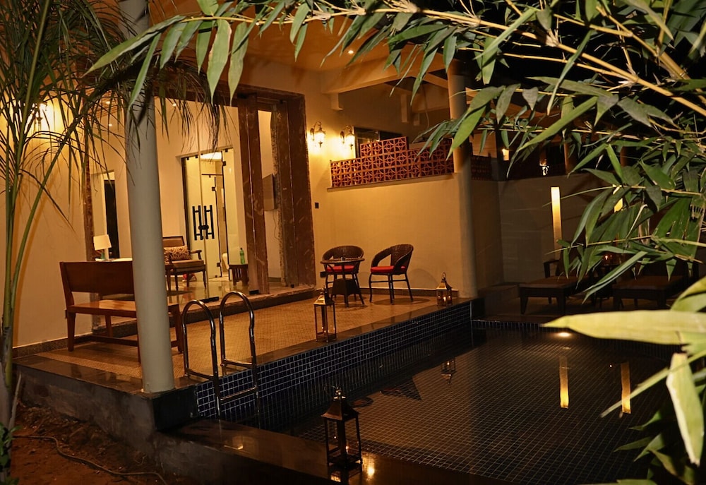 Luxury Double Room, Pool View