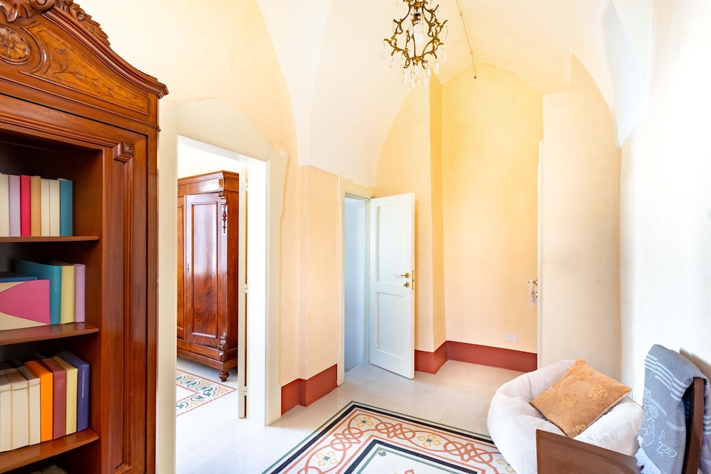 Junior Studio Suite, 1 Double Bed with Sofa bed, Garden View photo 2