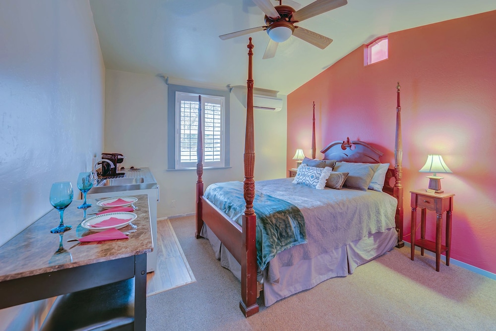 Luxury Suite, 1 Queen Bed, Terrace