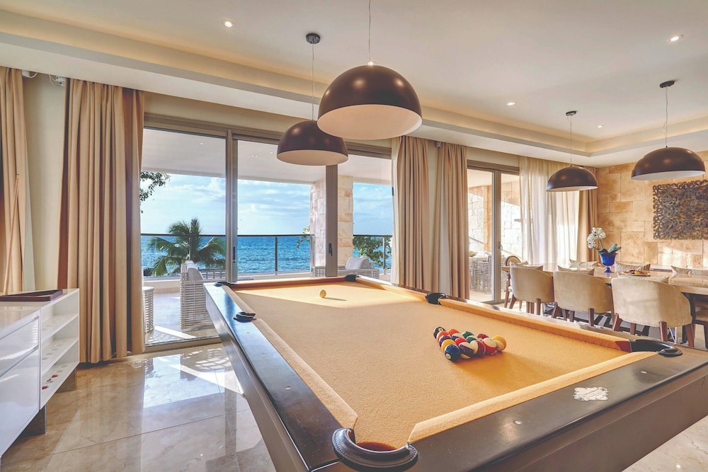 Luxury Chairman Two Bedroom Suite Ocean Front Swim Out Diamond Club - Photo 18