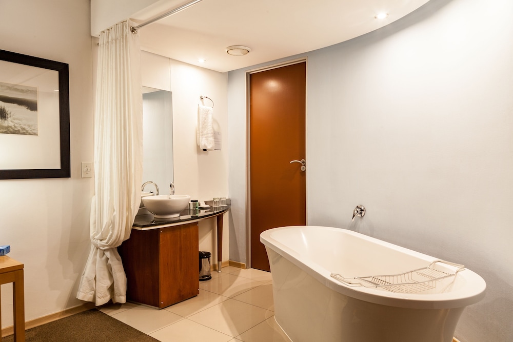 Suite - Photo 6
