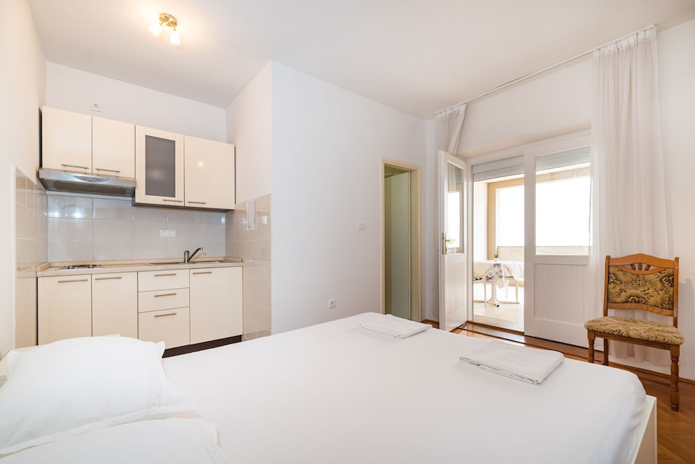 Studio, Multiple Bedrooms, Patio