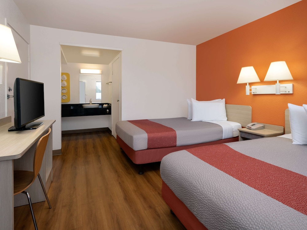 Standard Room, 2 Double Beds, Non Smoking